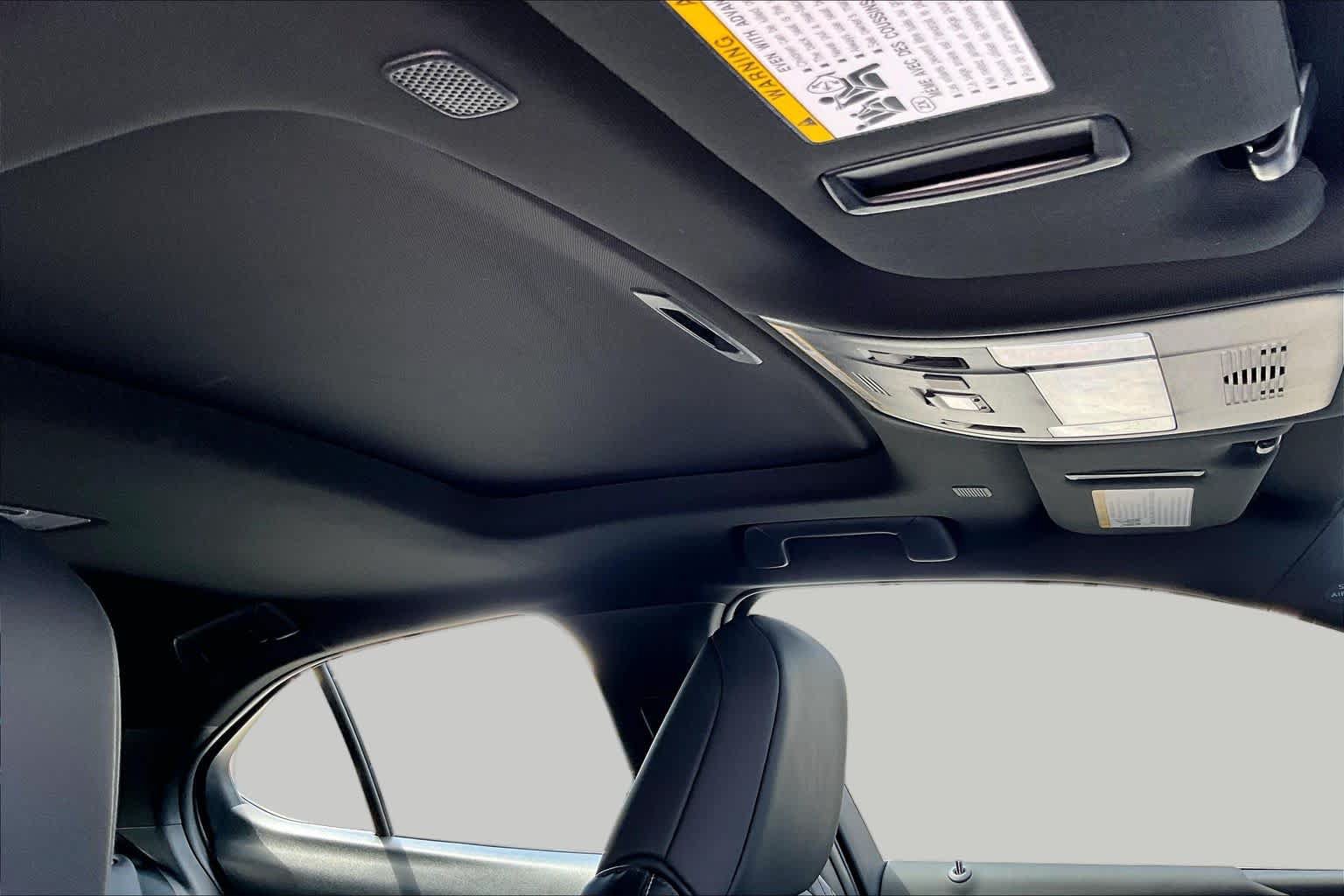 Used 2025 Lexus UX 300h FWD image 13