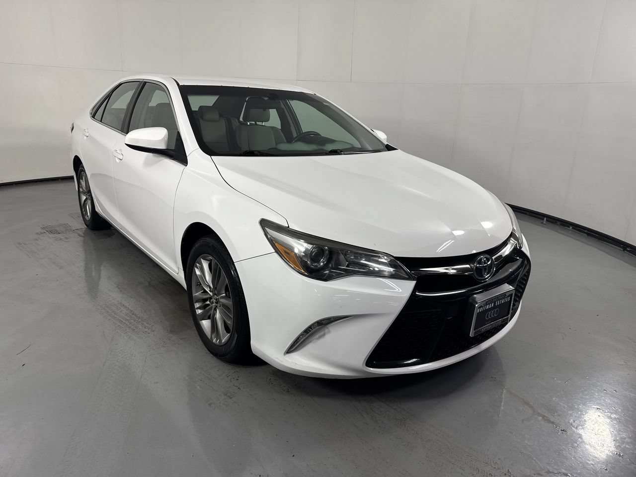 Used 2017 Toyota Camry SE FWD image 4