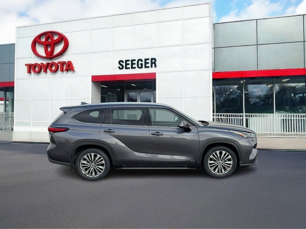 Used 2022 Toyota Highlander Platinum video 2