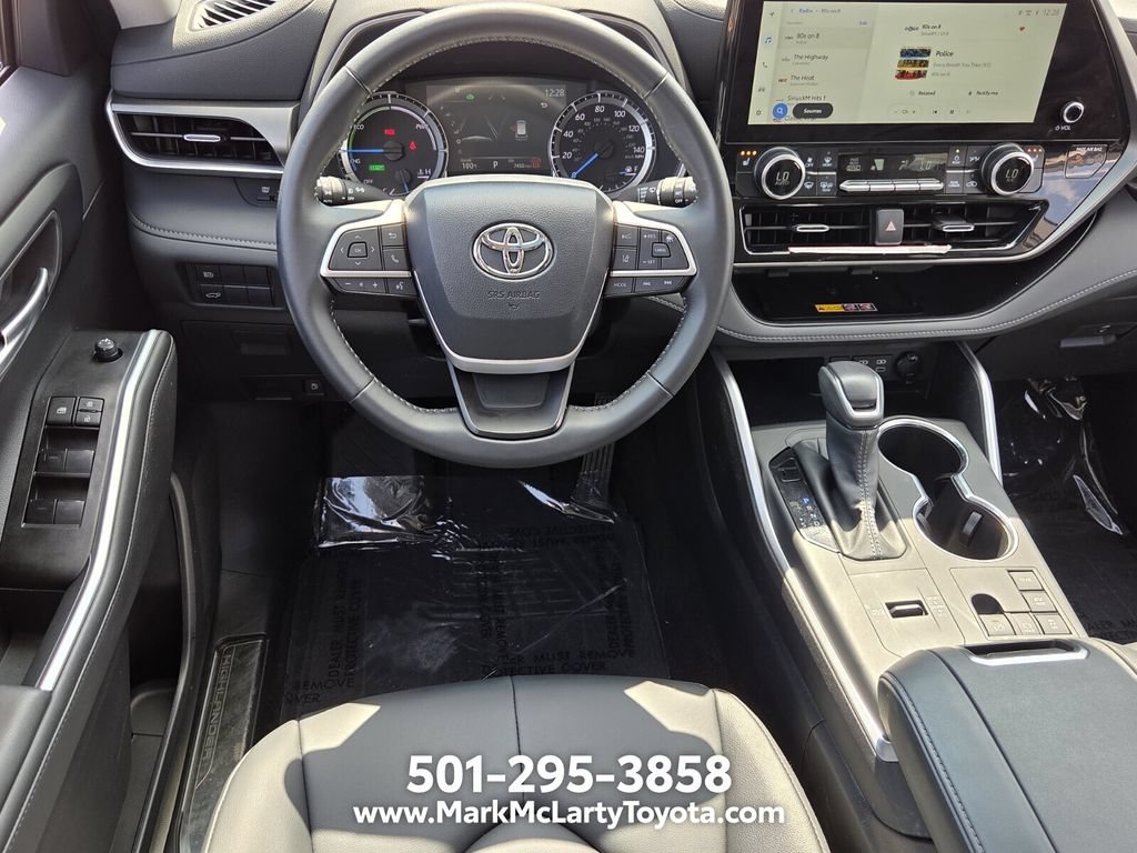 Used 2026 Toyota Highlander XLE AWD/4WD image 13