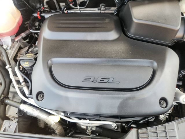 Used 2023 Chrysler Pacifica Touring-L FWD image 34