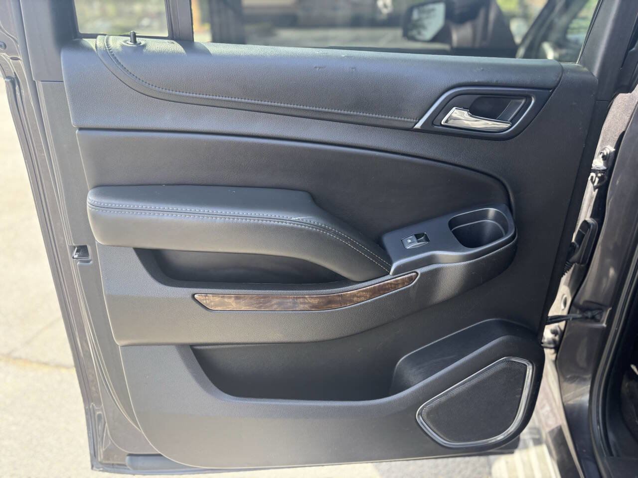 Used 2018 Chevrolet Suburban LT AWD/4WD image 18