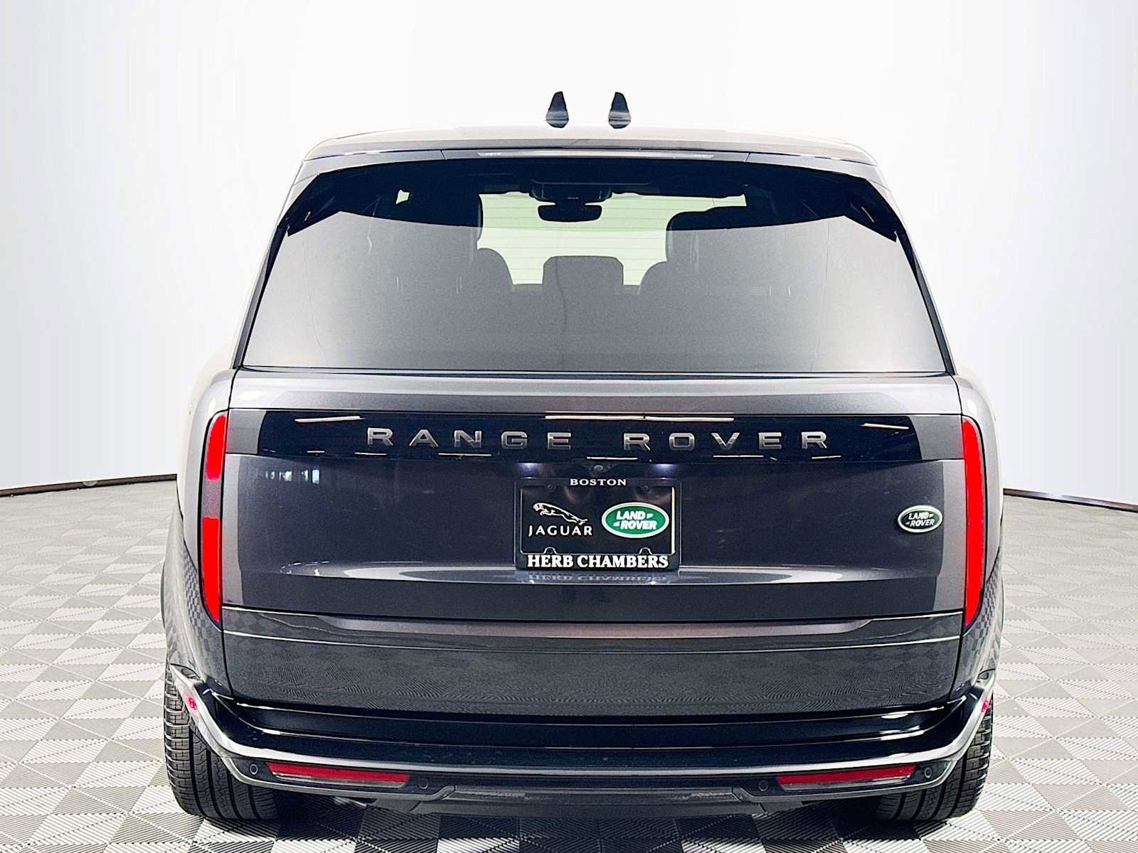 Certified 2023 Land Rover Range Rover SE image 10