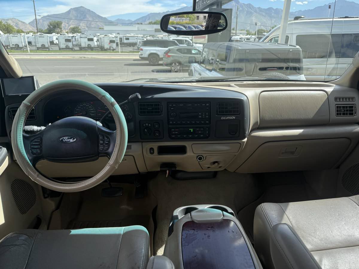 Used 2005 Ford Excursion Limited AWD/4WD image 19