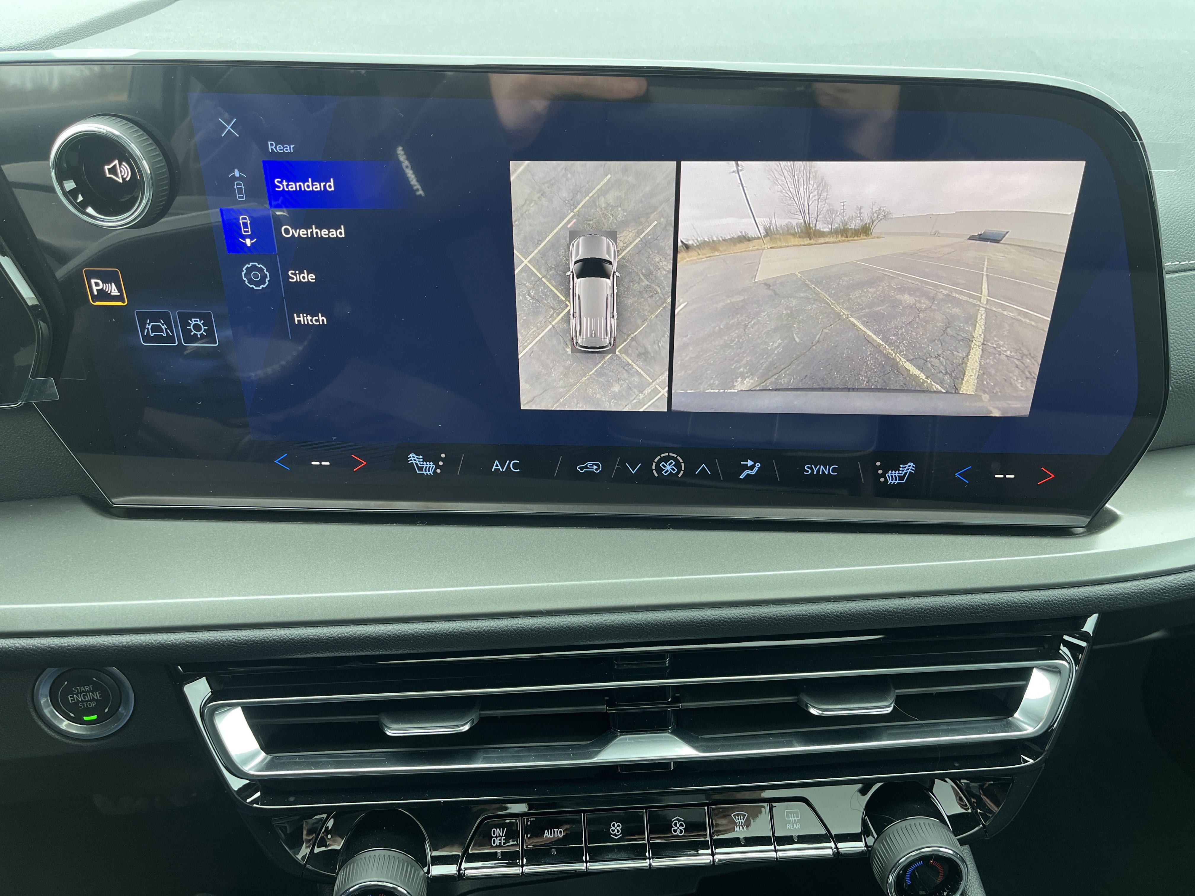 Used 2026 Chevrolet Traverse LT w/ Sun and Wheel Package image 29