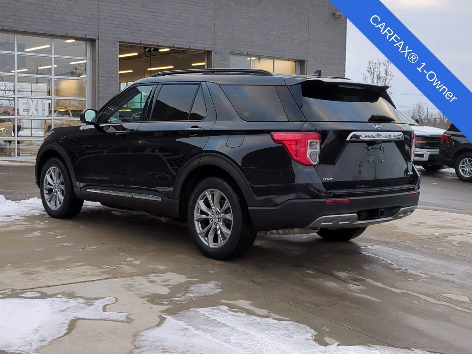 Used 2023 Ford Explorer XLT w/ Equipment Group 202A image 5