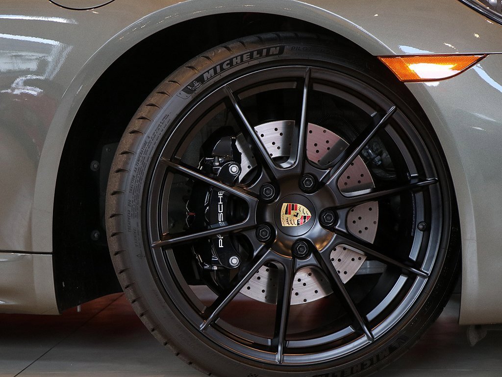 Used 2025 Porsche 718 Cayman GT4 image 10