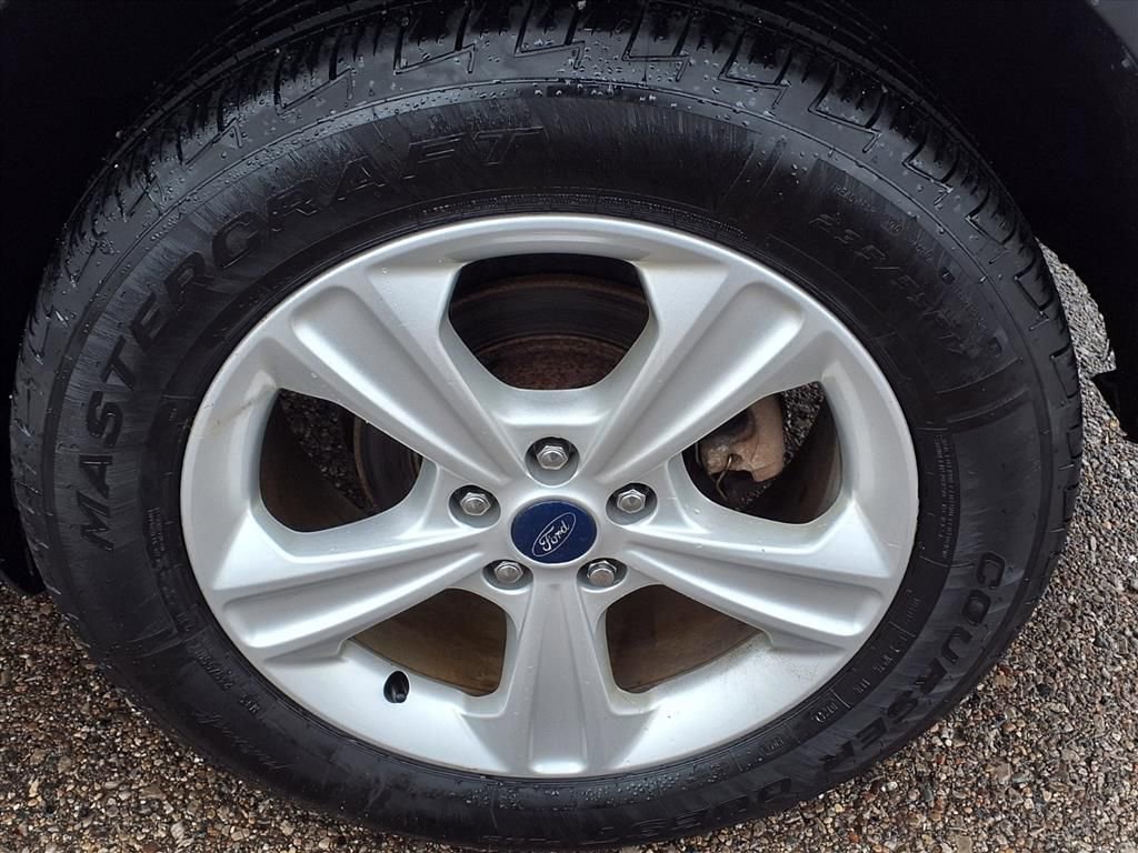 Used 2016 Ford Escape SE w/ Equipment Group 201A image 8