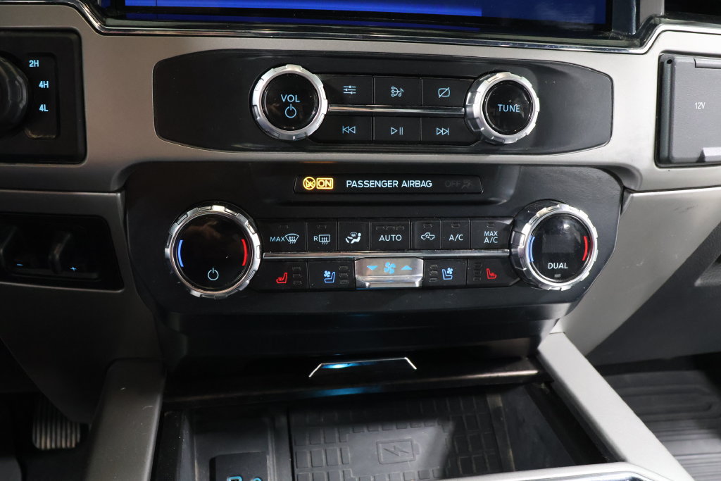 Used 2022 Ford F250 Lariat w/ Lariat Ultimate Package AWD/4WD image 9