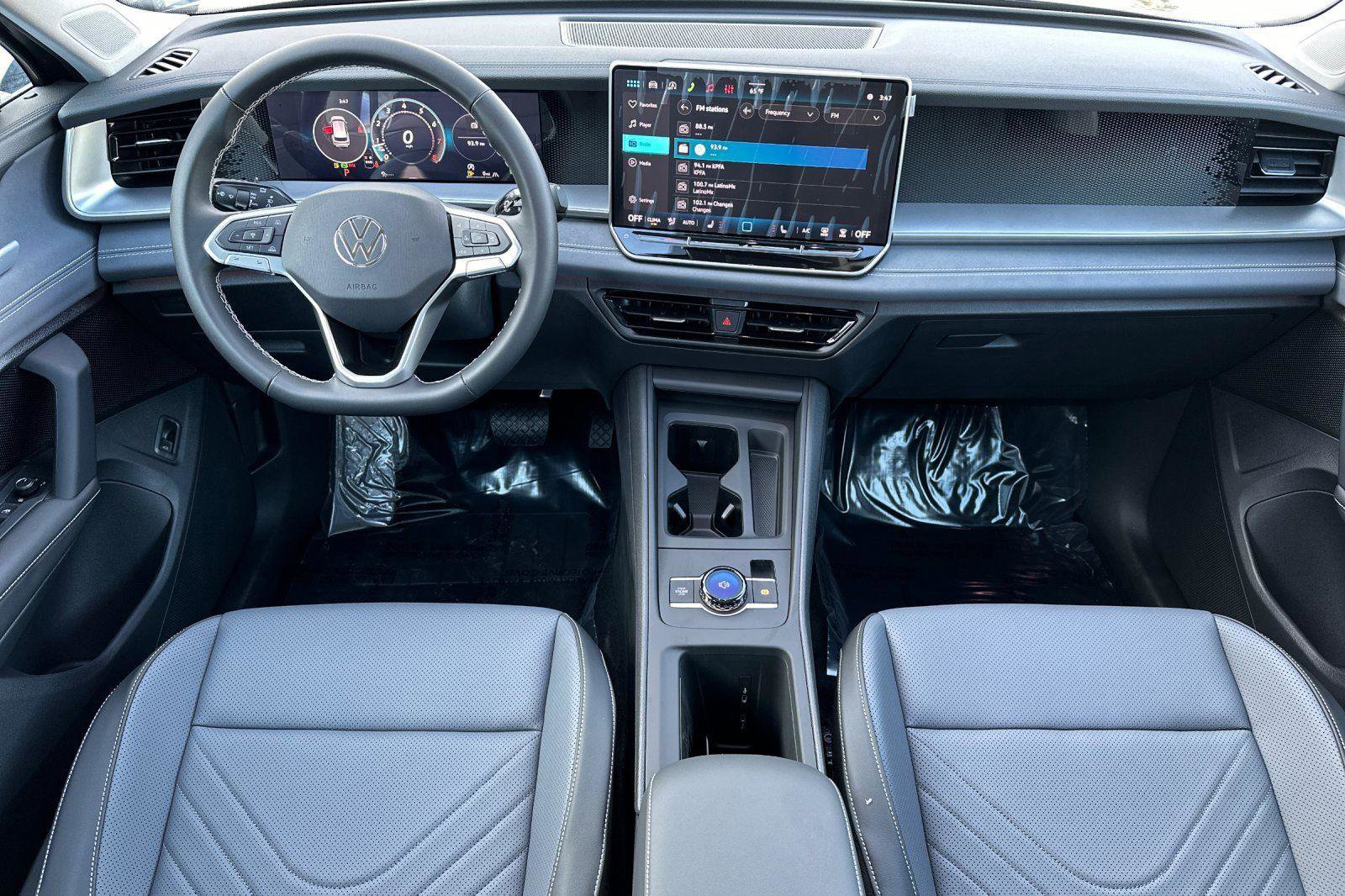 New 2026 Volkswagen Tiguan SE image 12