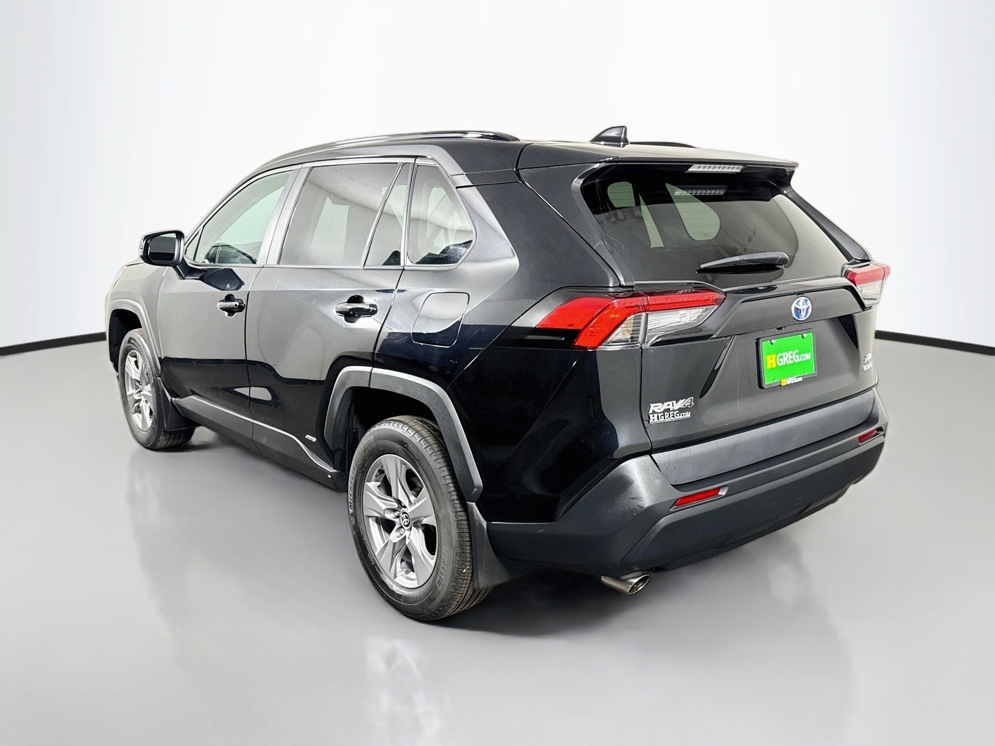 Used 2023 Toyota RAV4 XLE w/ Convenience Package AWD/4WD image 7