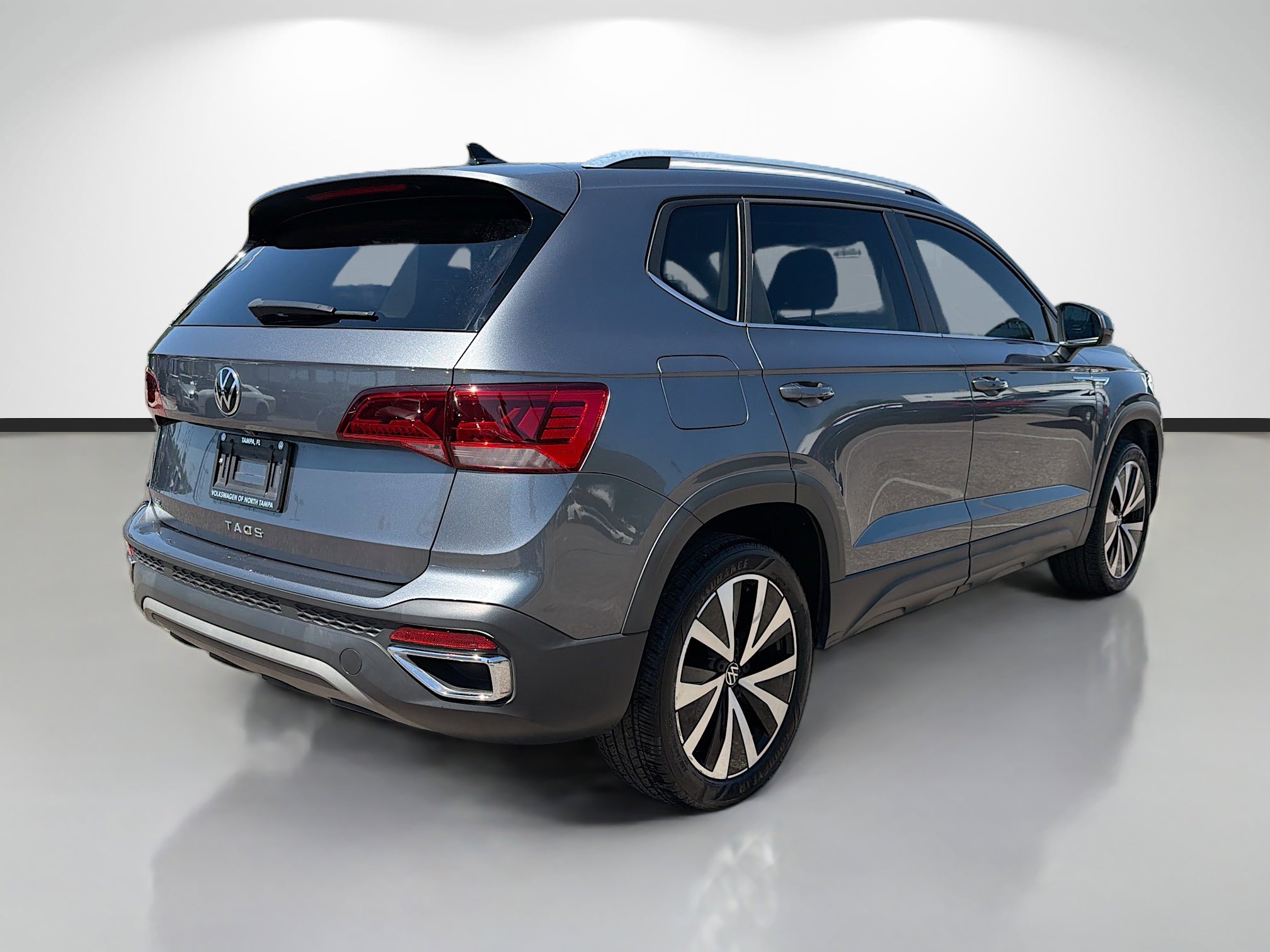 Used 2022 Volkswagen Taos SE image 3