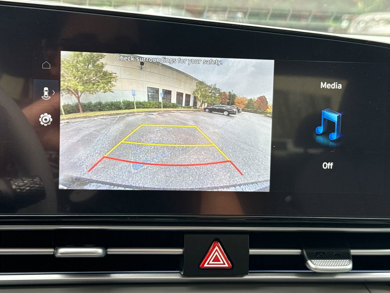 Used 2025 Hyundai Elantra SEL FWD image 30