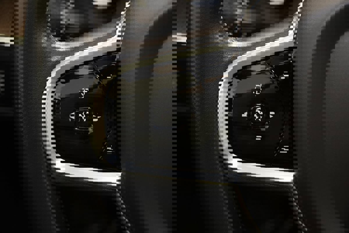 Used 2021 Volvo XC60 T5 Inscription w/ Protection Package Premier image 36