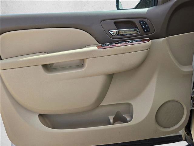 Used 2014 Chevrolet Suburban LTZ image 11