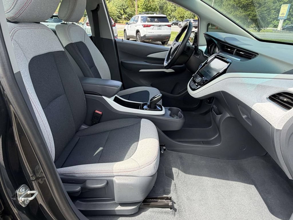 Used 2020 Chevrolet Bolt LT FWD image 9