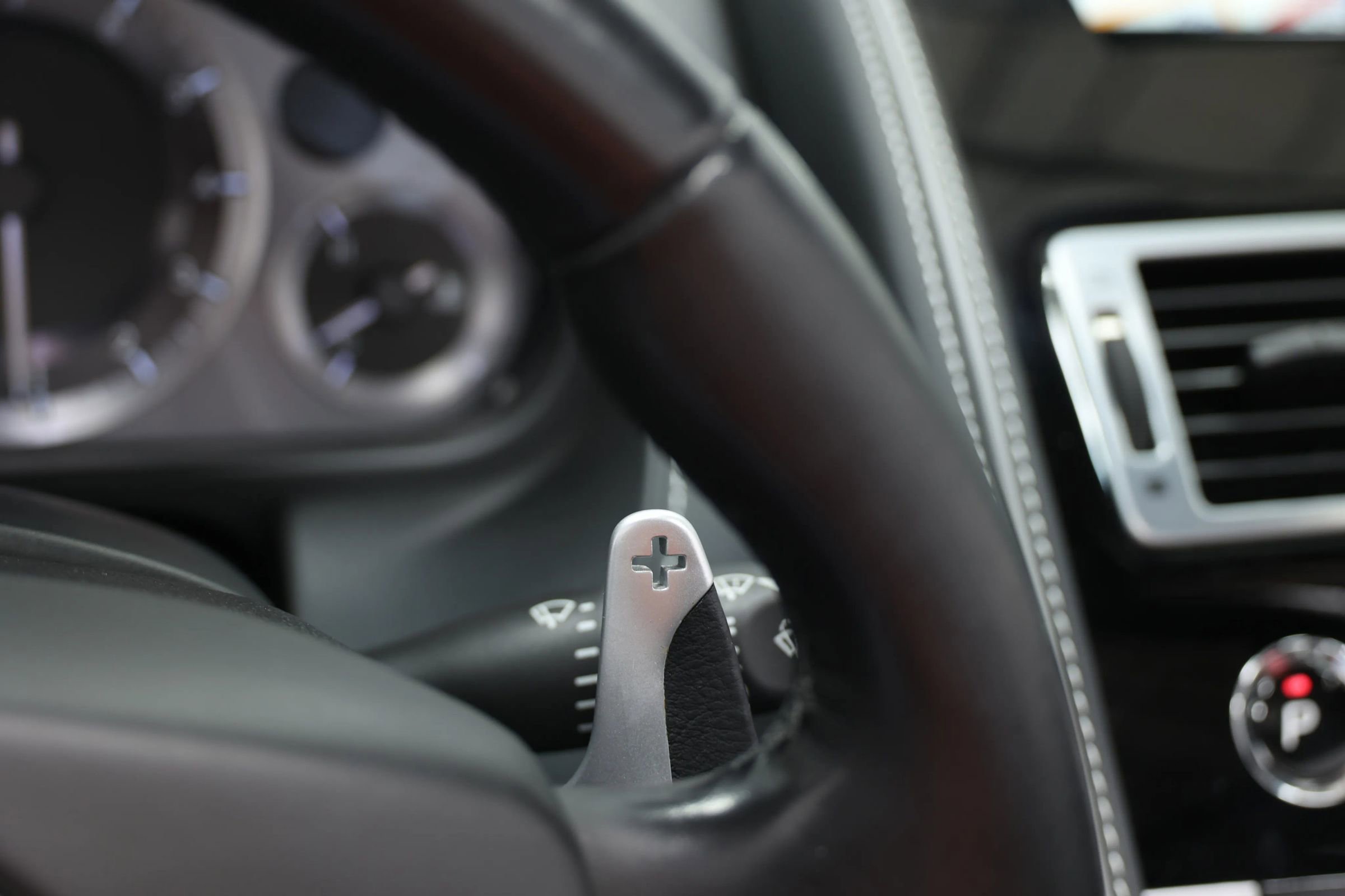 Used 2012 Aston Martin Virage Volante image 24