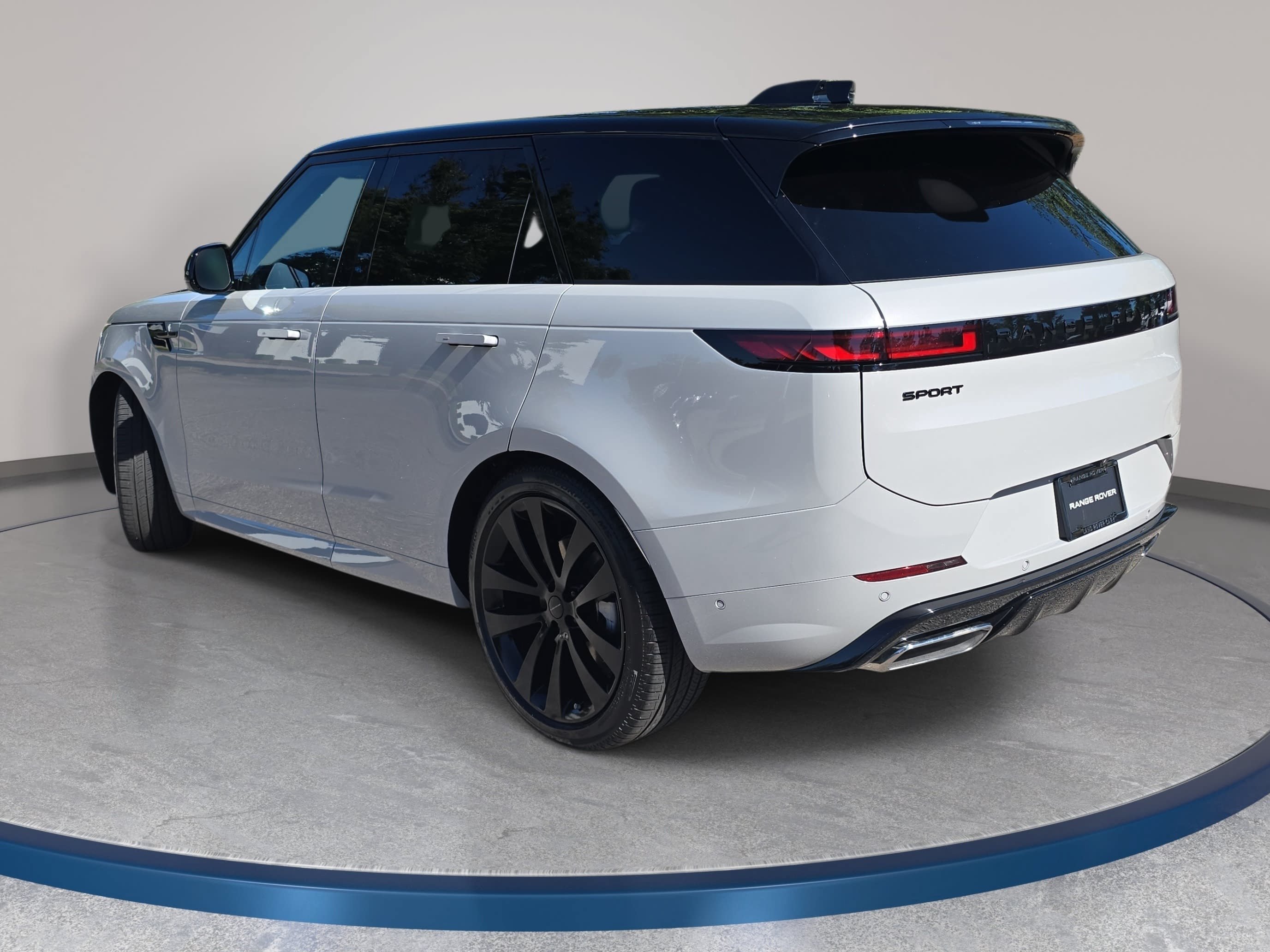 Used 2026 Land Rover Range Rover Sport Dynamic SE AWD/4WD image 7