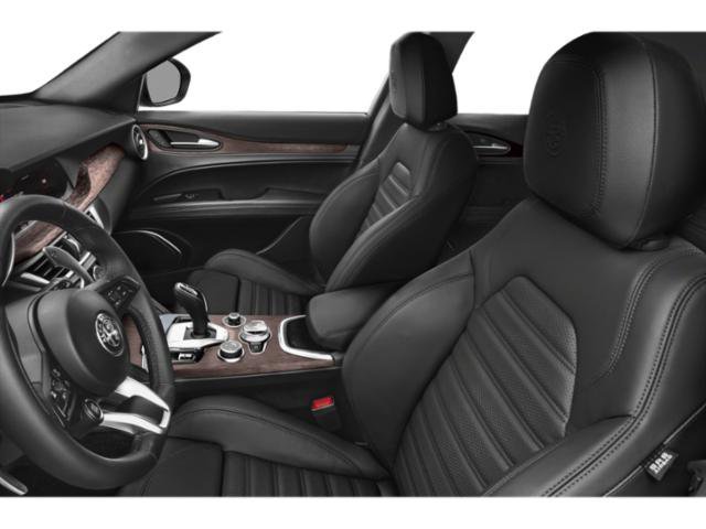 Used 2023 Alfa Romeo Stelvio Sprint RWD image 12