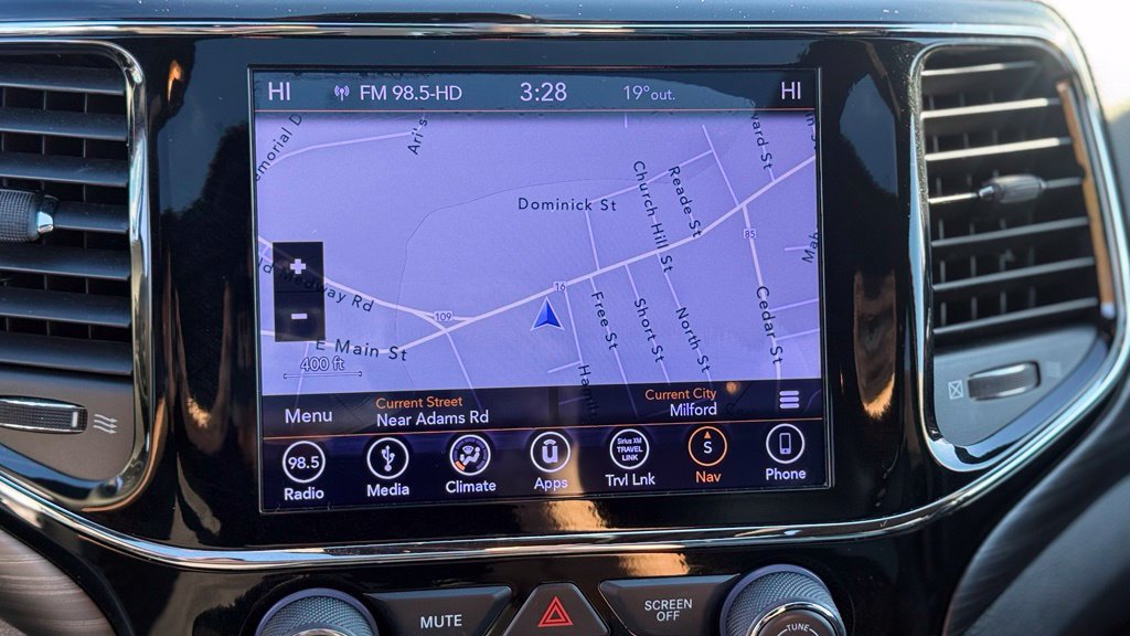 Used 2019 Jeep Grand Cherokee Altitude AWD/4WD image 17