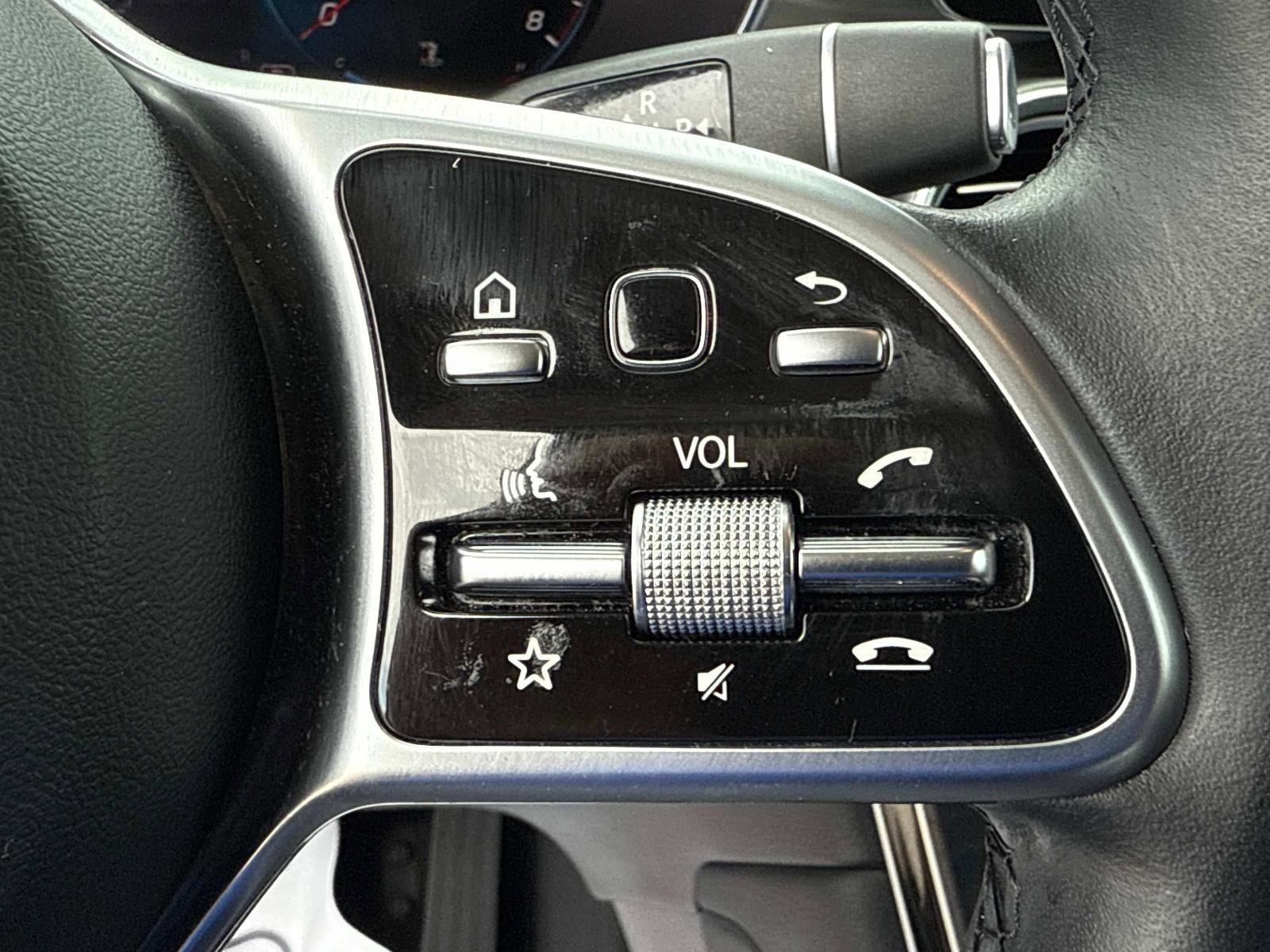 Used 2022 Mercedes-Benz GLC 300 image 29