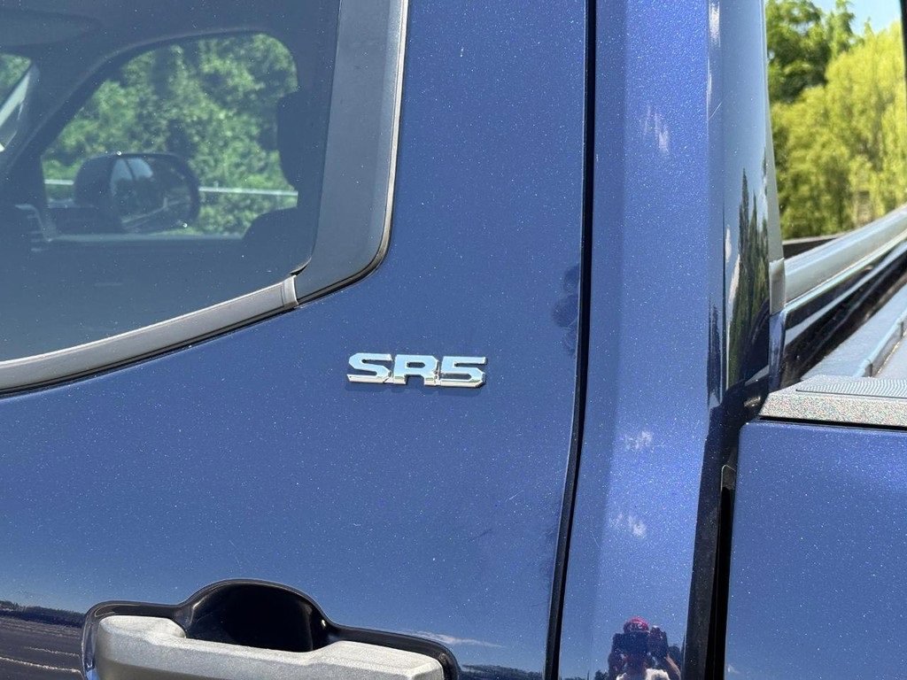 Used 2022 Toyota Tundra SR5 w/ SR5 Convenience Package image 9