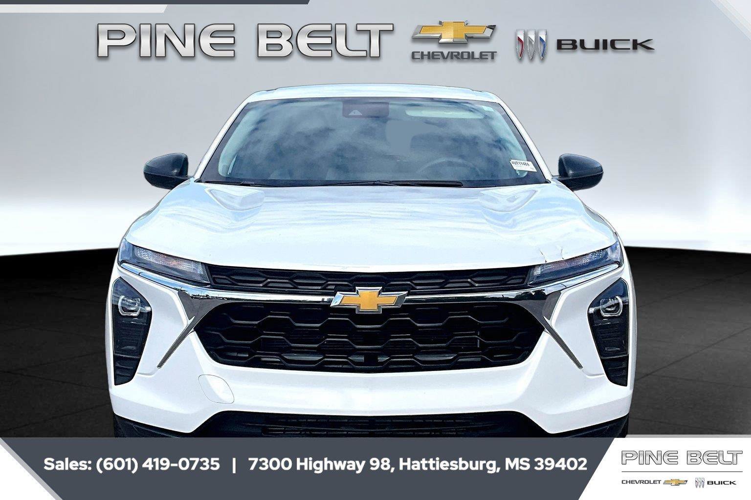 Used 2026 Chevrolet Trax LS FWD image 3