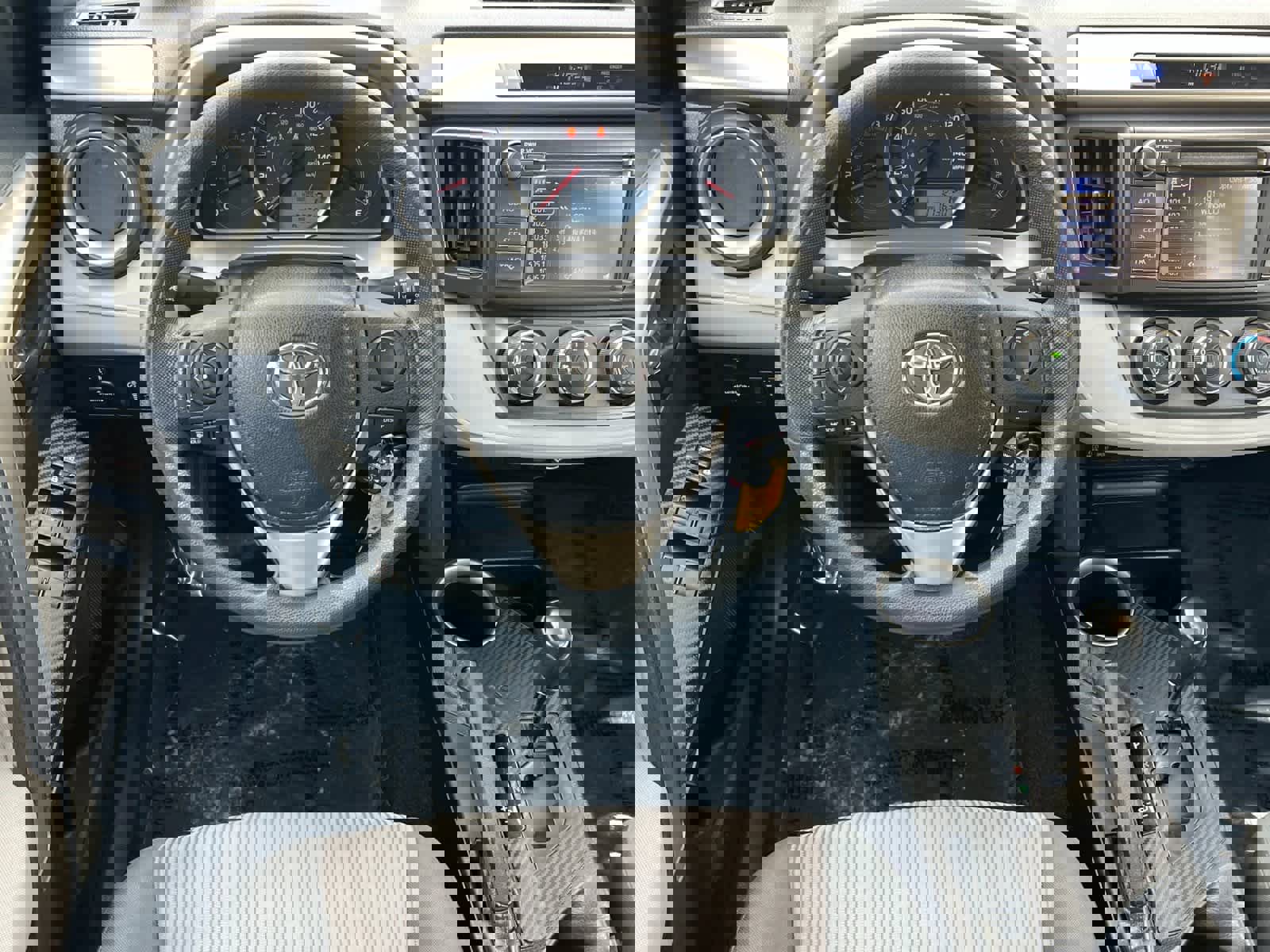 Used 2013 Toyota RAV4 LE image 15