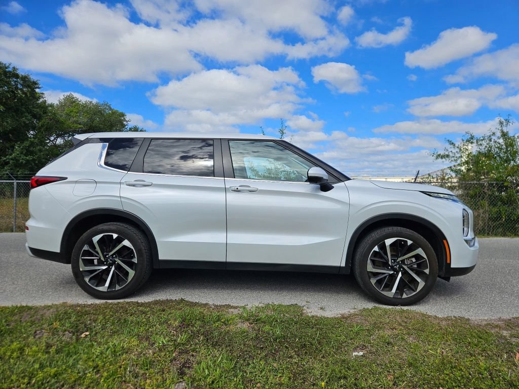 Used 2024 Mitsubishi Outlander SE FWD image 6