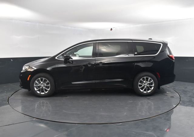 New 2026 Chrysler Pacifica Select image 7
