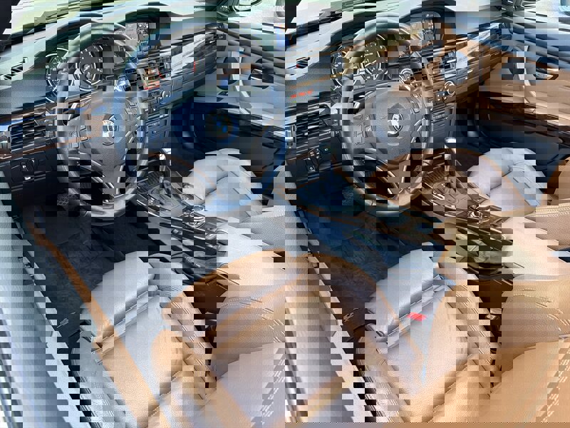 Used 2011 BMW 335i Convertible image 14