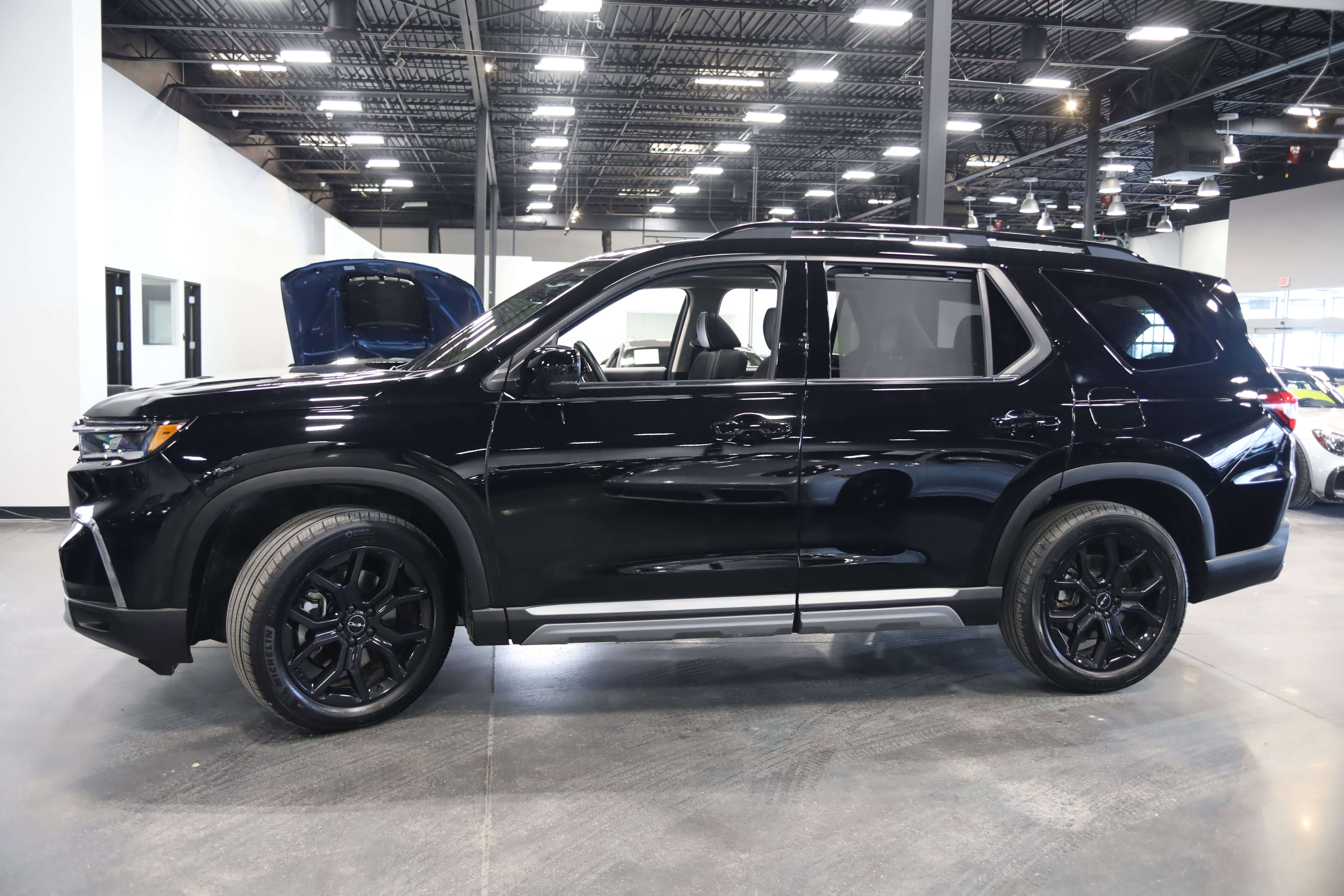 Used 2025 Honda Pilot Elite image 9