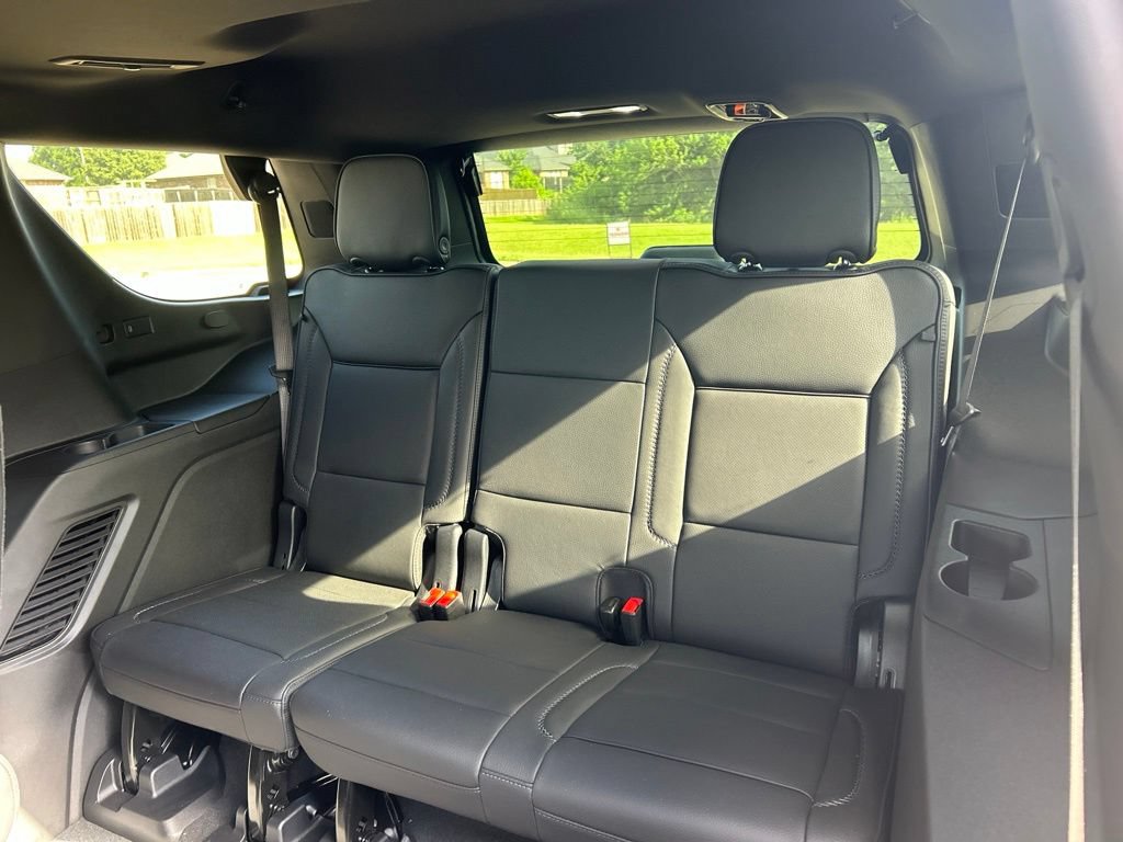 Used 2025 GMC Yukon Denali w/ Denali Reserve Package AWD/4WD image 12