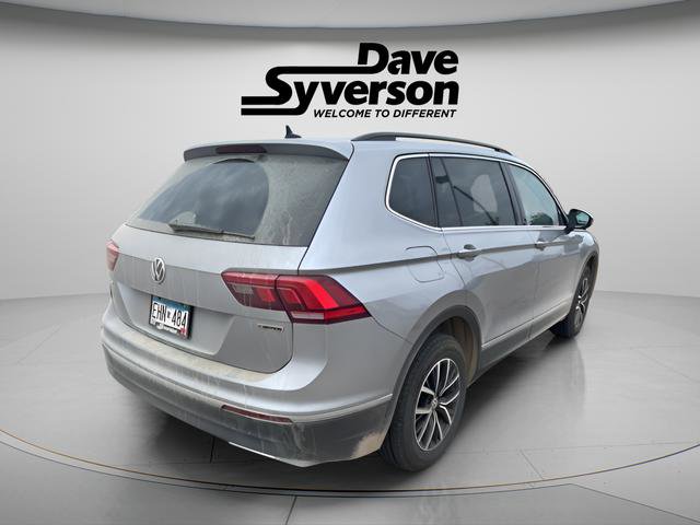 Used 2020 Volkswagen Tiguan SE w/ Panoramic Sunroof Package image 4