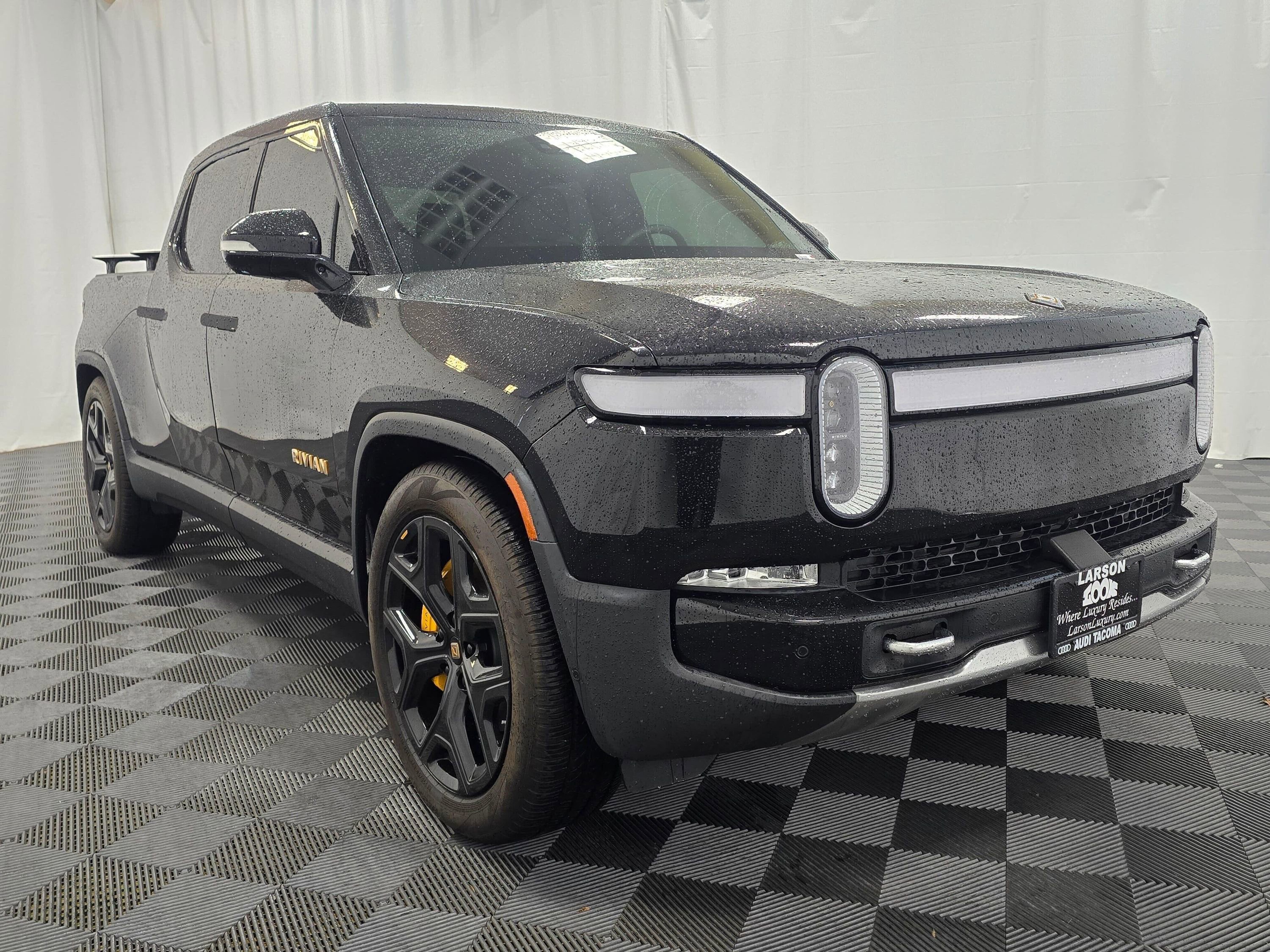 Used 2022 Rivian R1T Adventure image 8