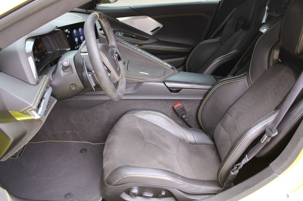 Used 2022 Chevrolet Corvette Stingray Premium Cpe w/ Z51 Performance Package RWD image 18