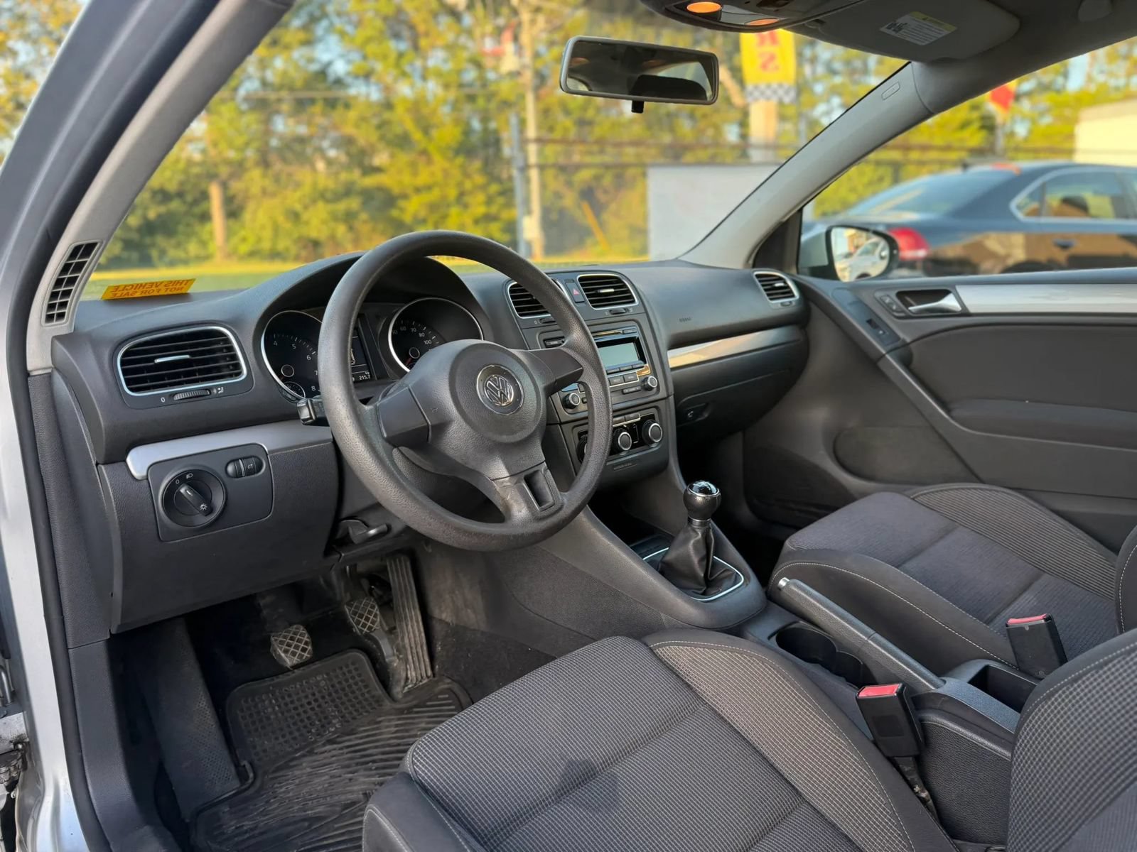 Used 2012 Volkswagen Golf 2-Door FWD image 8