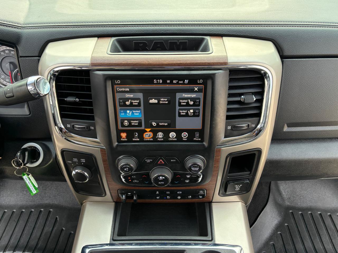 Used 2013 RAM 2500 Laramie AWD/4WD image 24