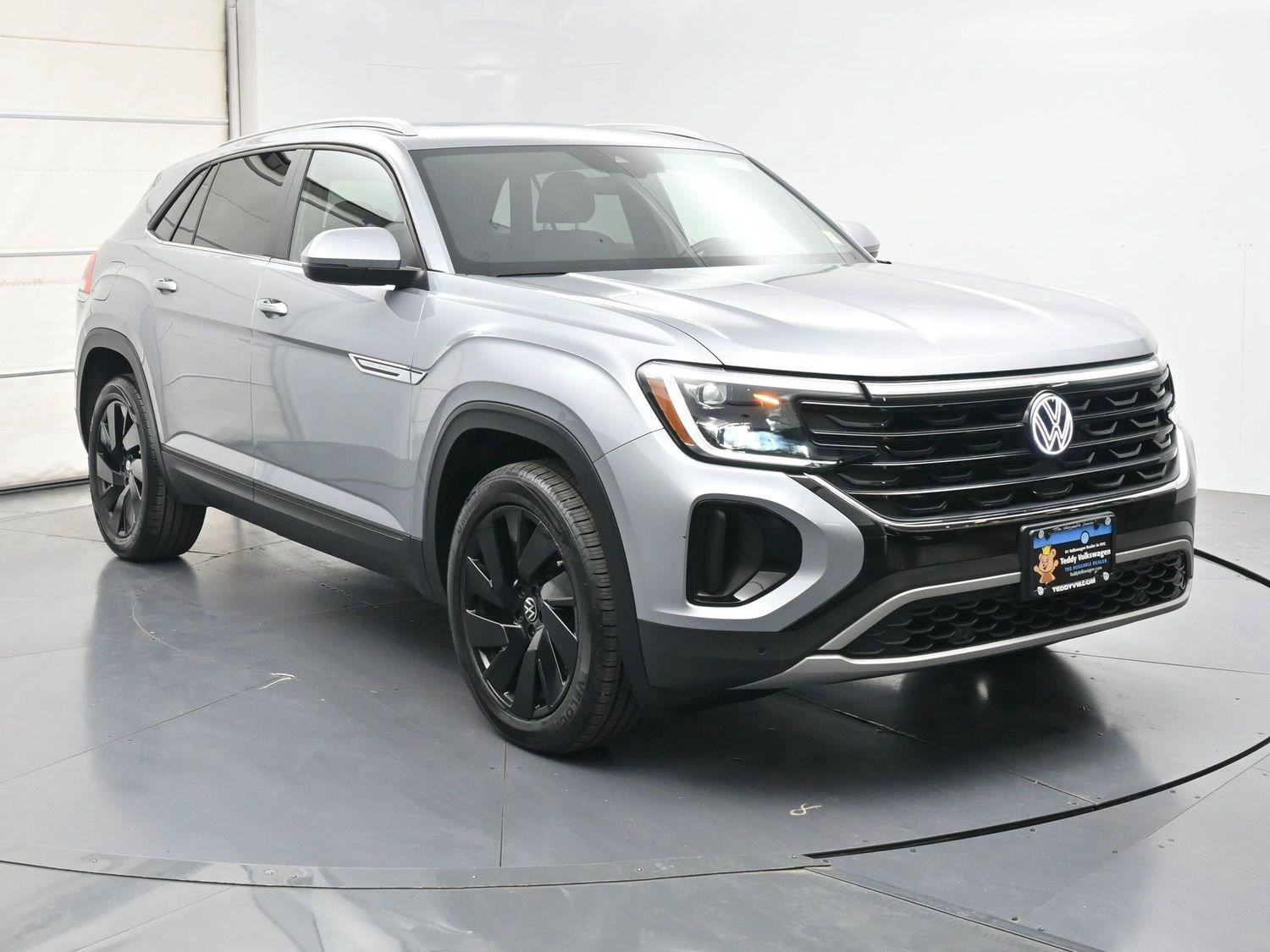 Certified 2024 Volkswagen Atlas Cross Sport SE w/ Panoramic Sunroof Package AWD/4WD image 28
