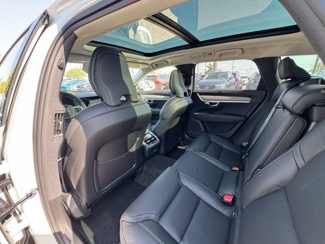 New 2026 Volvo V90 B6 Cross Country Ultra w/ Climate Package image 18