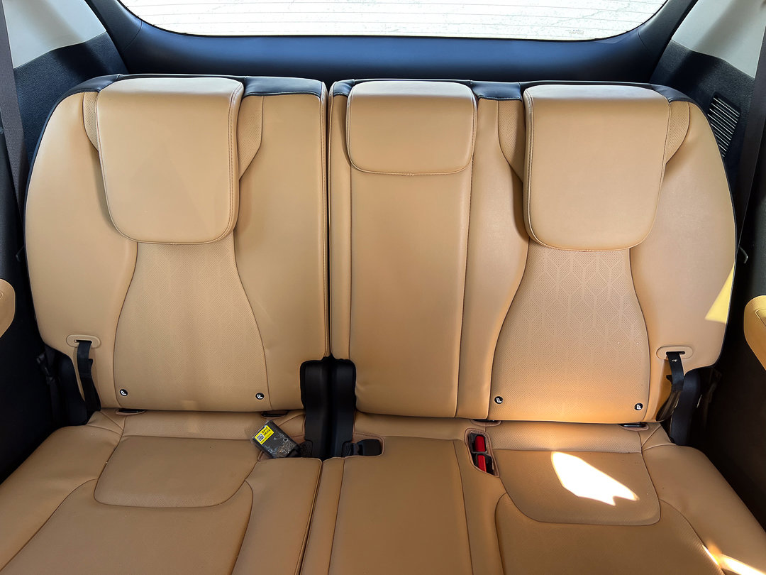 Used 2024 Kia Carnival LX image 32