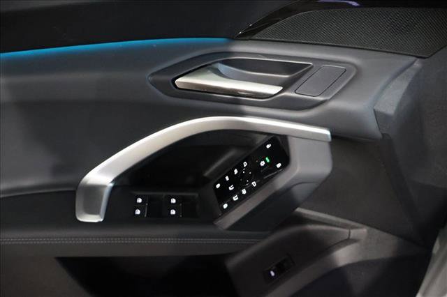 Certified 2025 Audi Q5 Premium w/ Convenience Package image 11