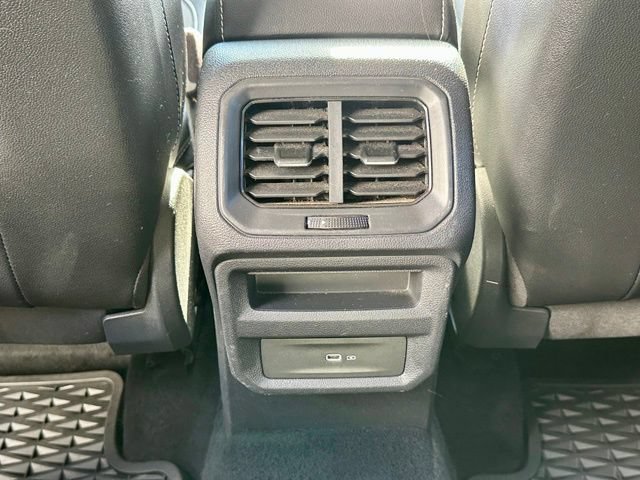 Certified 2022 Volkswagen Taos SE FWD image 18