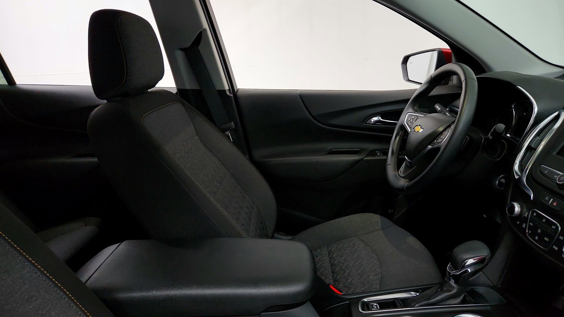 Certified 2024 Chevrolet Equinox LT w/ LPO, Floor Liner Package FWD image 22