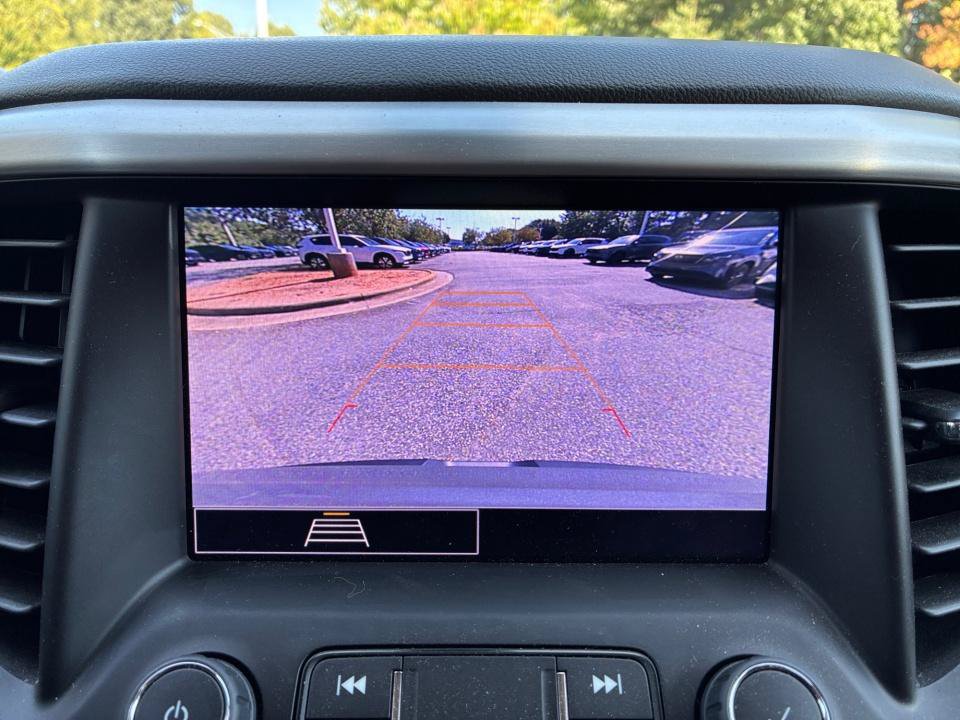 Used 2023 GMC Acadia SLE FWD image 19