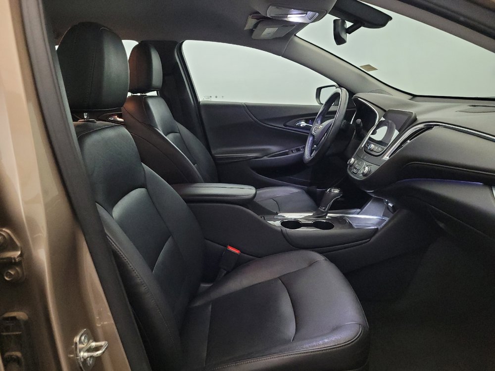 Used 2018 Chevrolet Malibu LT w/ Leather Package FWD image 21