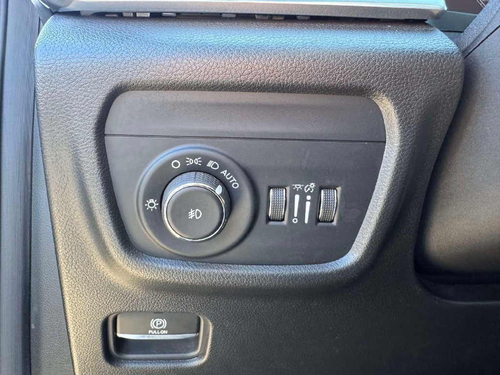 Used 2023 Jeep Grand Cherokee L Overland AWD/4WD image 19