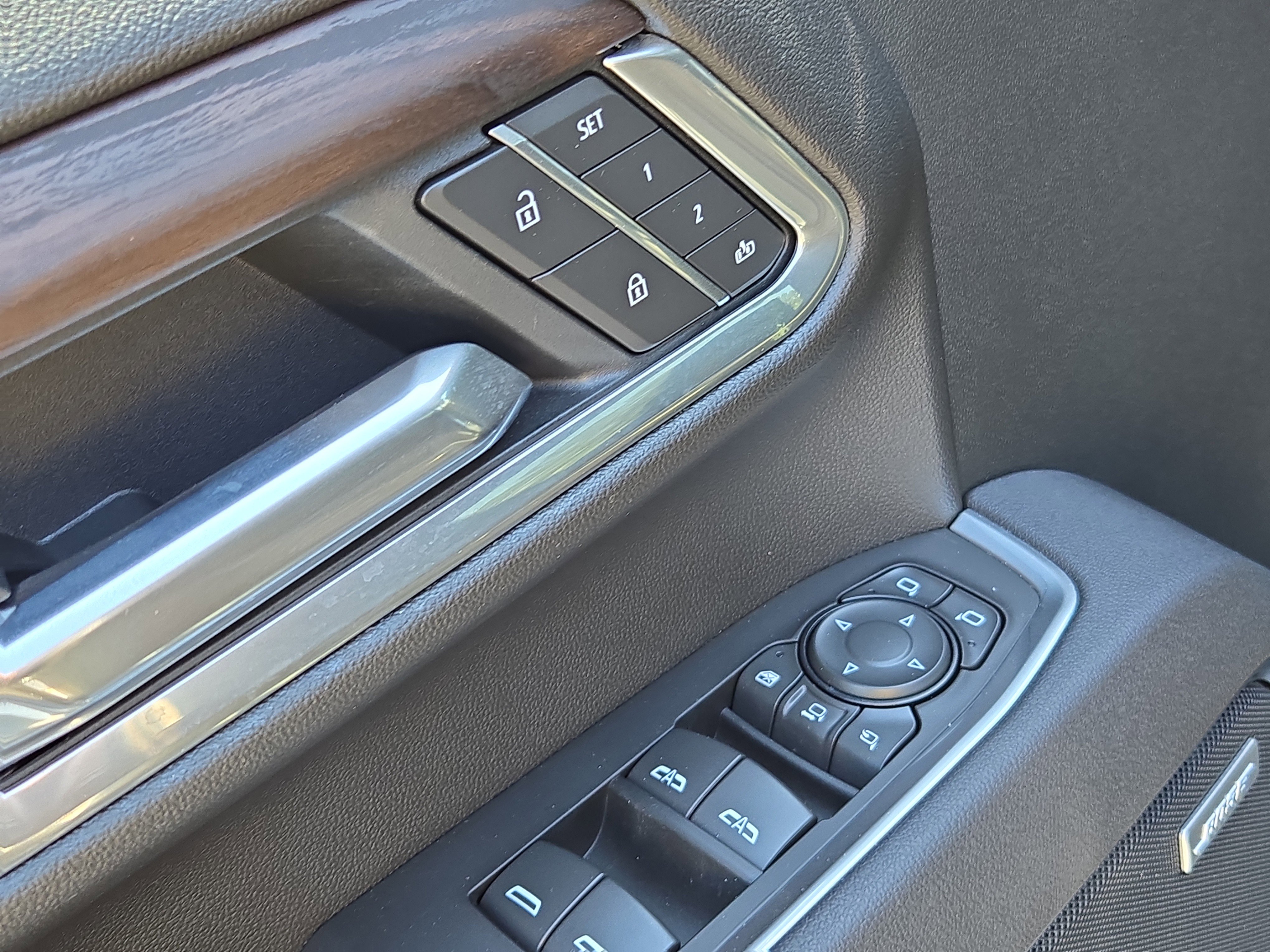 Used 2025 GMC Sierra 2500 SLT w/ SLT Convenience Package AWD/4WD image 16