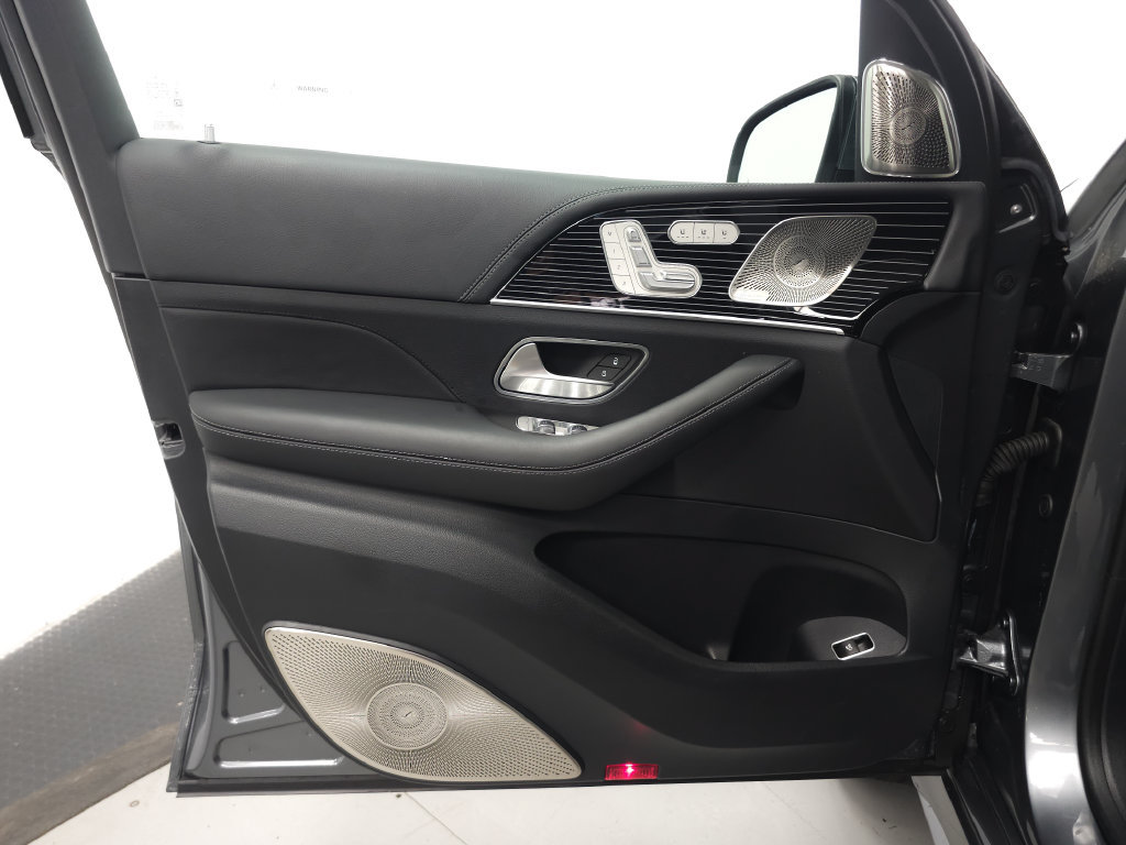 Certified 2025 Mercedes-Benz GLS 450 4MATIC image 5