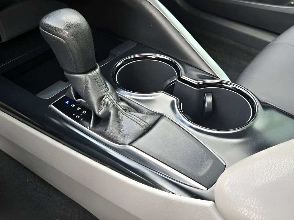 Used 2019 Toyota Camry LE w/ Convenience Package FWD image 22